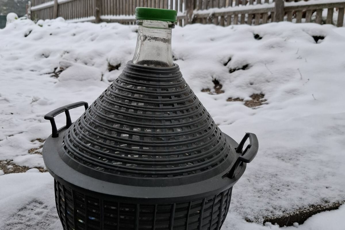 Domaća kalinovačka rakija od jabuke 0,75l